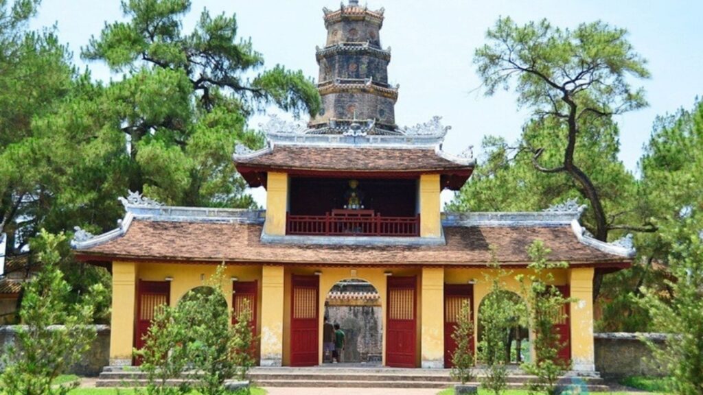 private car from hoi an to hue