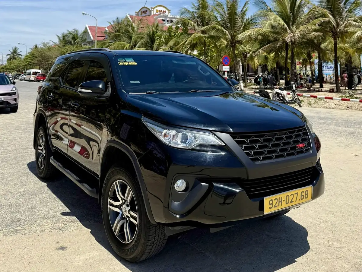 Hoi An Private Car 7-seater for airport transfers and day trips